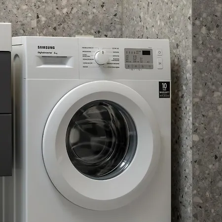 Nowoczesny Z Parkingiem W Atrakcyjnej Lokalizacji Katowic By Renters Apartamento