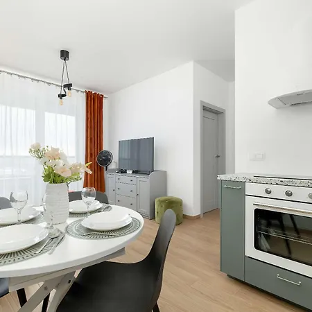 Nowoczesny Z Parkingiem W Atrakcyjnej Lokalizacji Katowic By Renters Apartamento Katowice