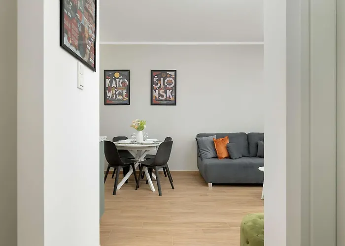 Nowoczesny Z Parkingiem W Atrakcyjnej Lokalizacji Katowic By Renters *