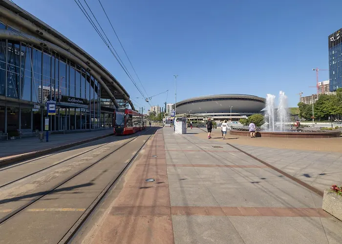 Nowoczesny Z Parkingiem W Atrakcyjnej Lokalizacji Katowic By Renters Appartement *